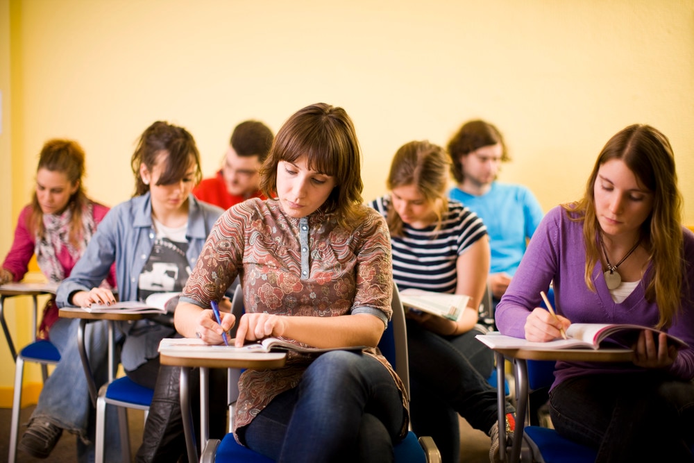 British exams. Экзамены в английских школах. Экзамены в школах Великобритании. Экзамен по иностранному языку. Англия для школьников экзамен.